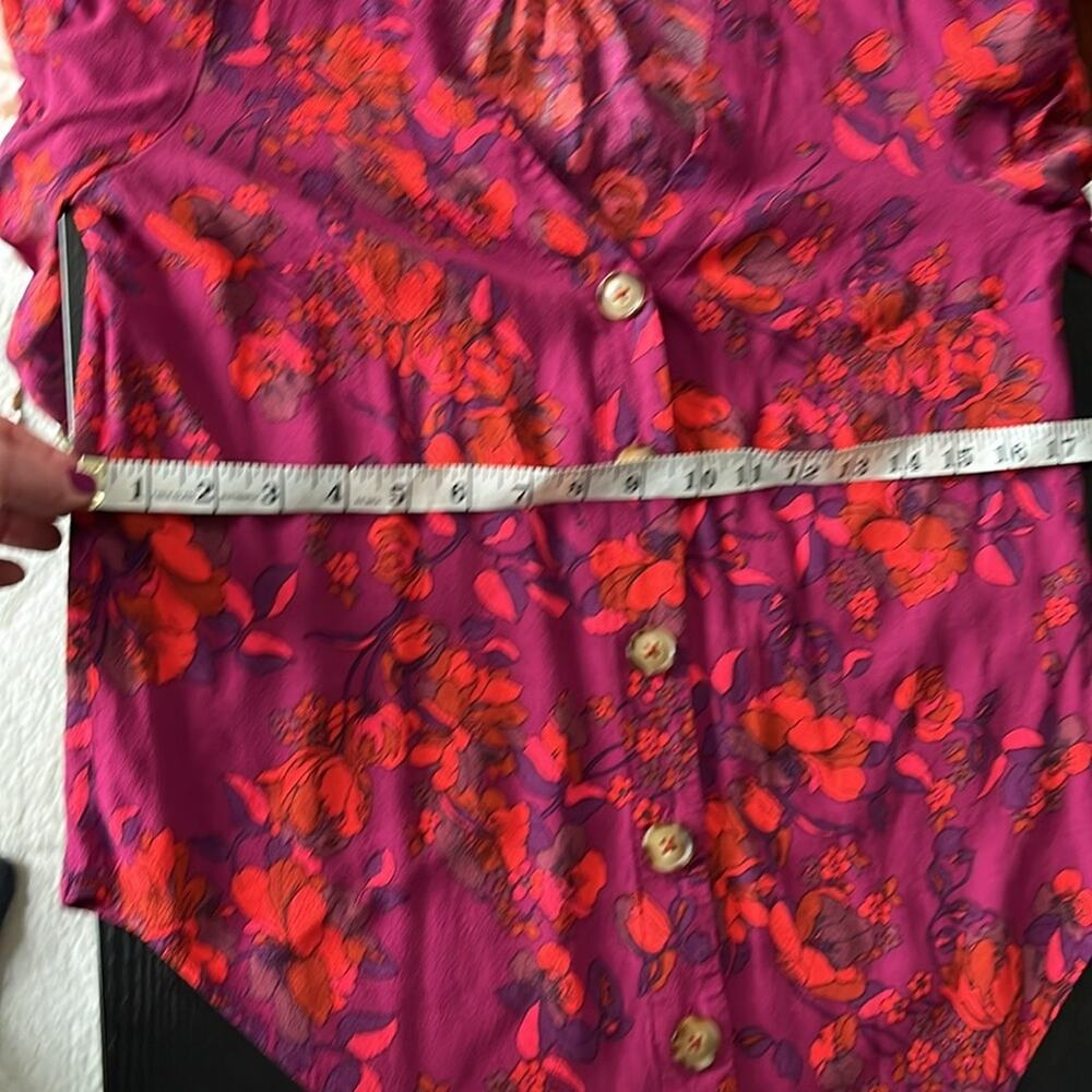 Maeve Anthropologie Vibrant Floral V-Neck Ruched Sleeve Top - Picture 5 of 7